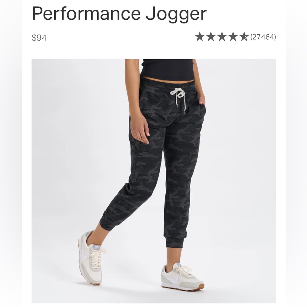 Vuori performance jogger
Size XS
Black Camo
Sells for $94
Perfect condition